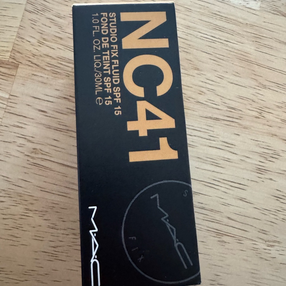 MAC Cosmetics Studio Fix Fluid SPF 15 Foundation - NC41